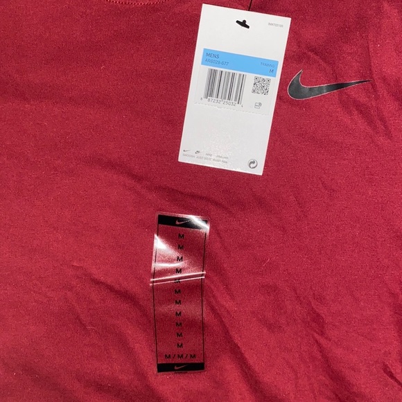 Brand new Red nike dri-fit t-shirt, Mens M - Picture 2 of 2